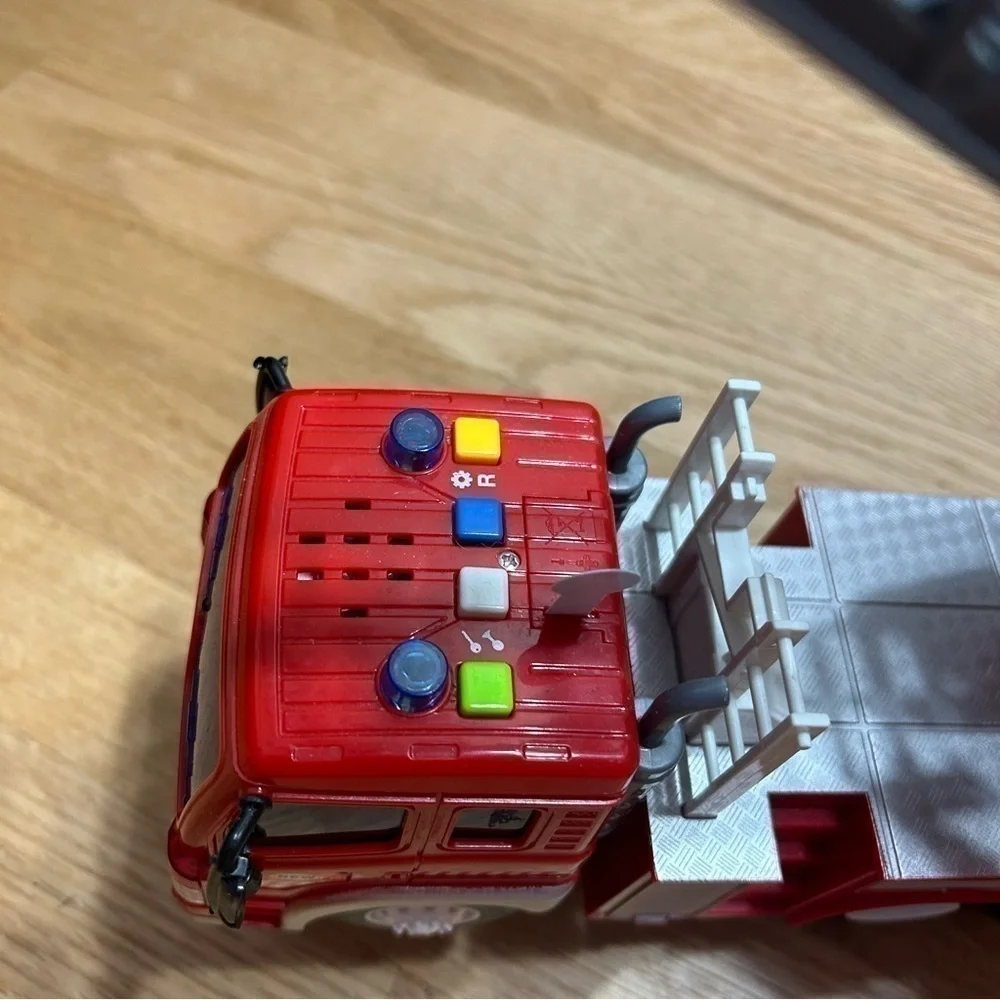 Fire Truck Toy Makes Noise Sirens Movable Ladder Extending Red Kids